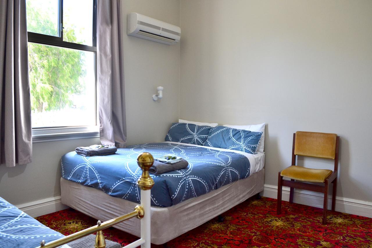 Ithaca 1896 Manor Hotel บัสเซลตัน ภายนอก รูปภาพ